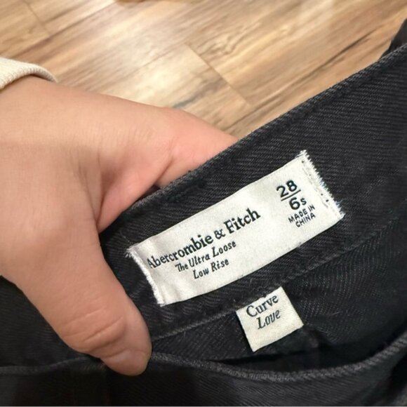 NWOT Abercrombie & Fitch Curve Love Low Rise Ultra Loose Jean Black - Picture 11 of 11